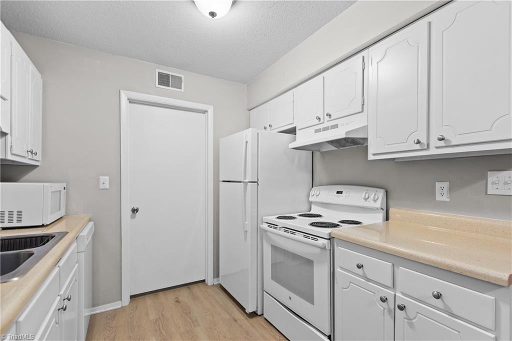 2250 Sunderland Road, Unit 29B Winston-Salem, NC 27103 - Photo 21 of 31