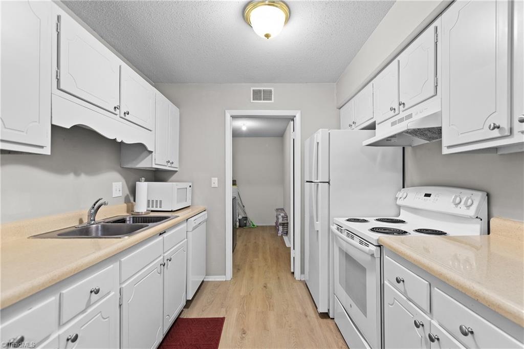 2250 Sunderland Road, Unit 29B Winston-Salem, NC 27103 - Photo 23 of 31