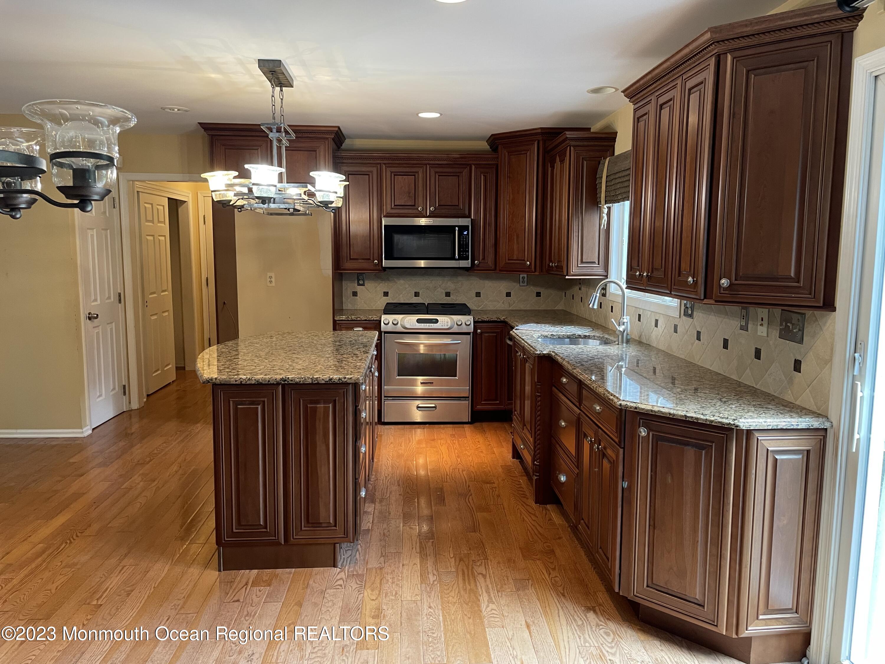 13 Roller Road Asbury Park, NJ 07712 - Photo 5 of 21 IMG_9412