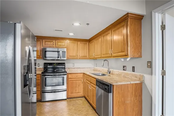 $222,000 | 600 Admiral Boulevard, Unit 507, Kansas City, MO 64106