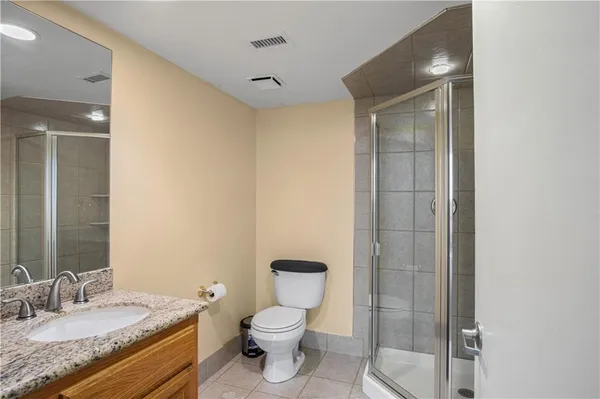 $222,000 | 600 Admiral Boulevard, Unit 507, Kansas City, MO 64106