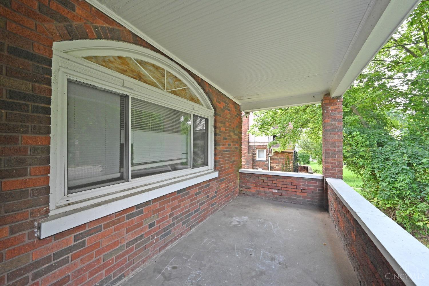 1309 Groesbeck Road Cincinnati, OH 45224 - Photo 4 of 27 Gallery Image 4