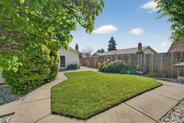 $479,000 | 279 Livingston Avenue, Vacaville, CA 95687