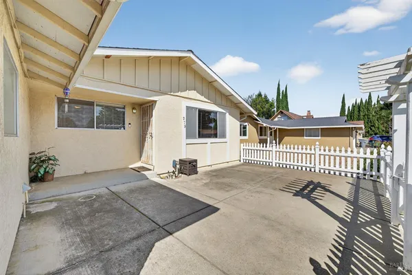 $479,000 | 279 Livingston Avenue, Vacaville, CA 95687