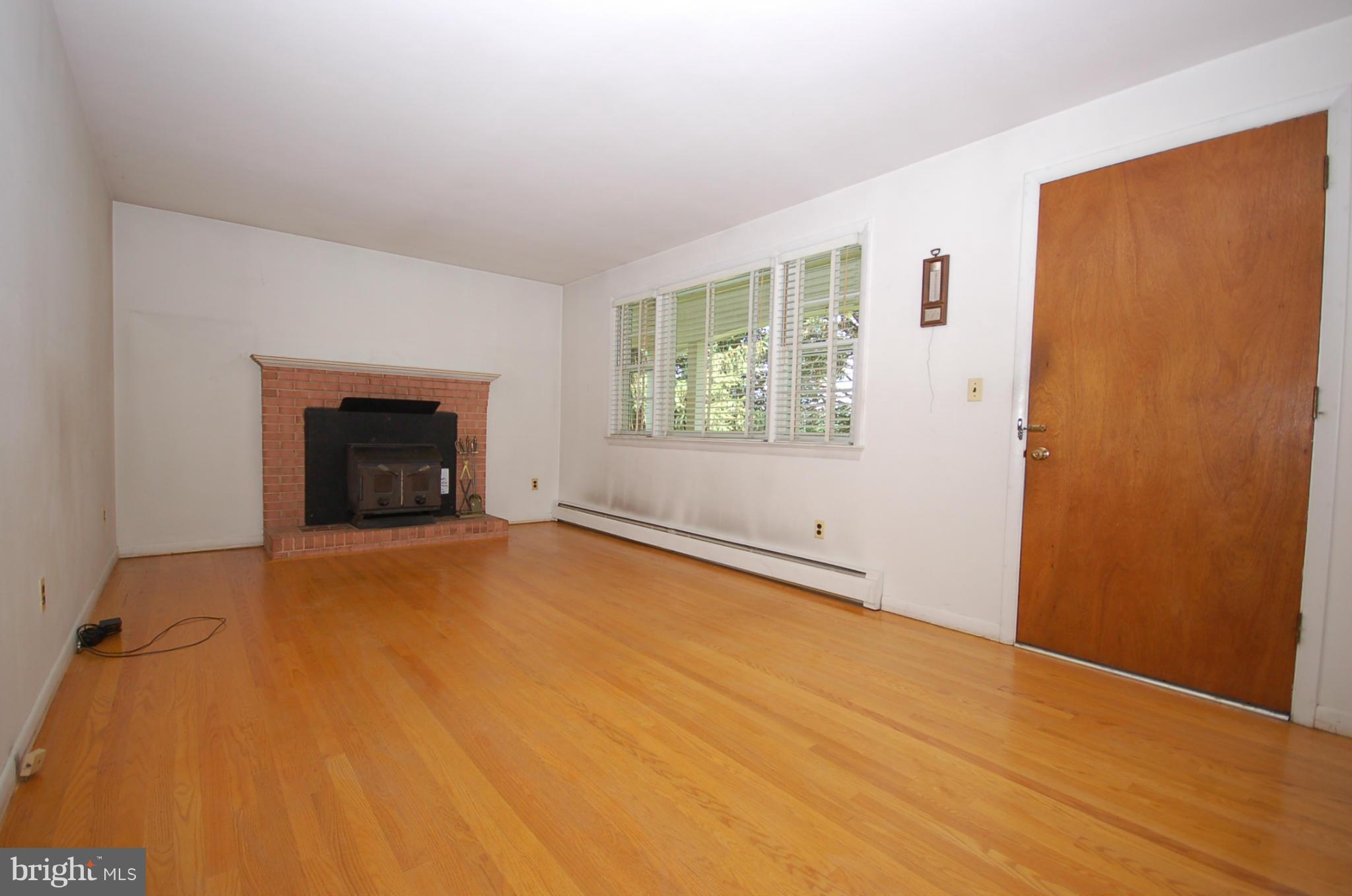 1001 Gold Mine Road Brookeville, MD 20833 - Photo 2 of 17 Family Room