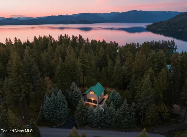 $879,000 | 133 Gold Hill Circle, Sagle, ID 83860