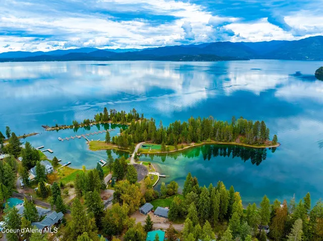 $879,000 | 133 Gold Hill Circle, Sagle, ID 83860