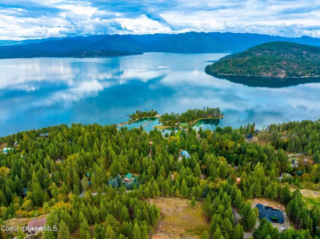 $879,000 | 133 Gold Hill Circle, Sagle, ID 83860