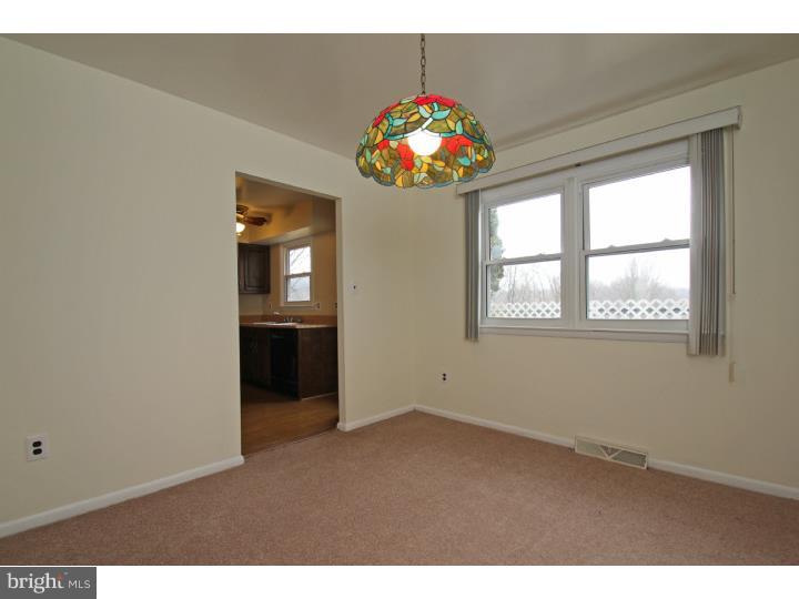 1205 Woodridge Road Coatesville, PA 19320 - Photo 8 of 24 Dining Room