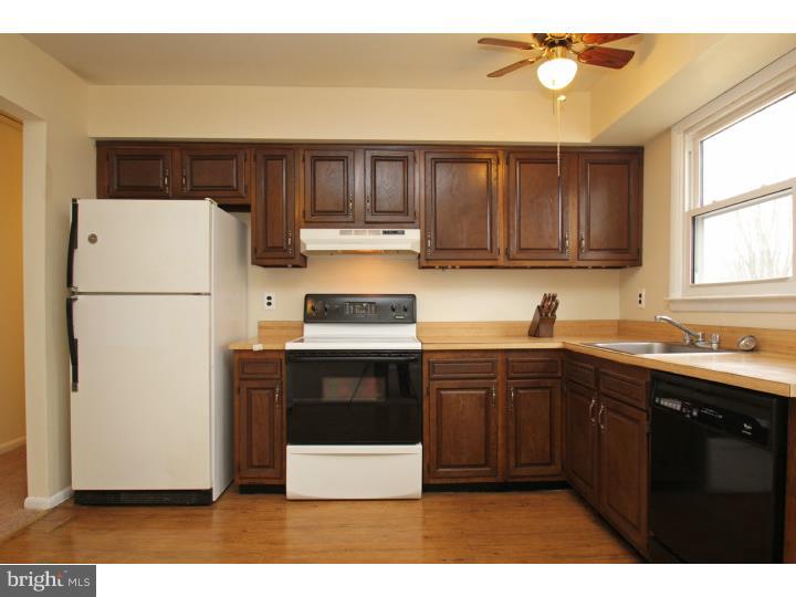 1205 Woodridge Road Coatesville, PA 19320 - Photo 9 of 24 Kitchen