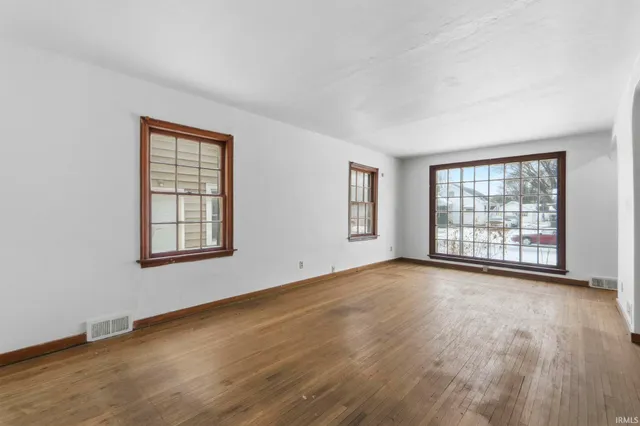 $82,000 | 3919 Gaywood Drive, Fort Wayne, IN 46806