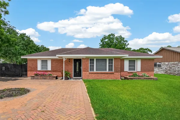 $378,600 | 207 Eldridge Road, Sugar Land, TX 77478