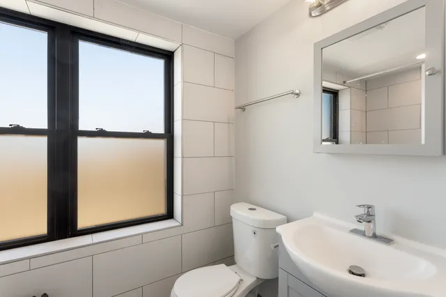 $1,307 | 6026 North Winthrop Avenue, Unit 2D, Chicago, IL 60660