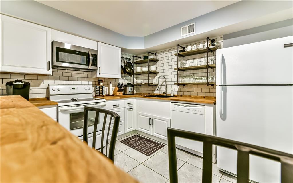 553 Sloop Road, Unit 38 Pittsburgh, PA 15237 - Photo 2 of 22 View of the updated Kitchen!