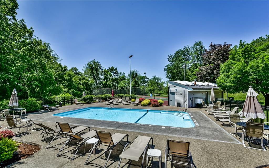 553 Sloop Road, Unit 38 Pittsburgh, PA 15237 - Photo 19 of 22 Gorgeous Calais Village Swimming Pool!