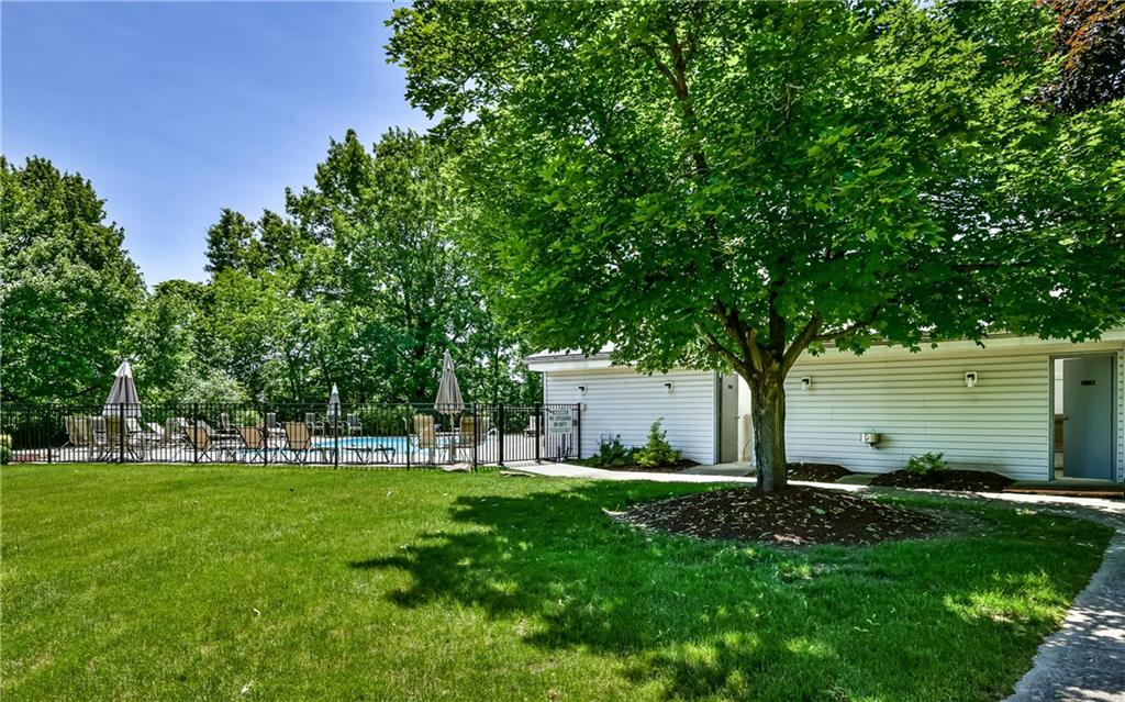 553 Sloop Road, Unit 38 Pittsburgh, PA 15237 - Photo 20 of 22 Swimming Pool and Picnic Area