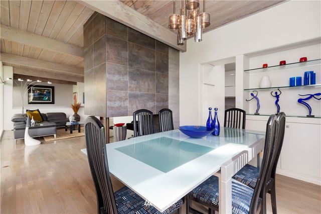 $2,000,000 | 570 Lake Washington Boulevard East, Seattle, WA 98112