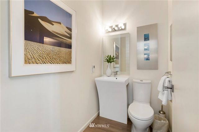 $2,000,000 | 570 Lake Washington Boulevard East, Seattle, WA 98112