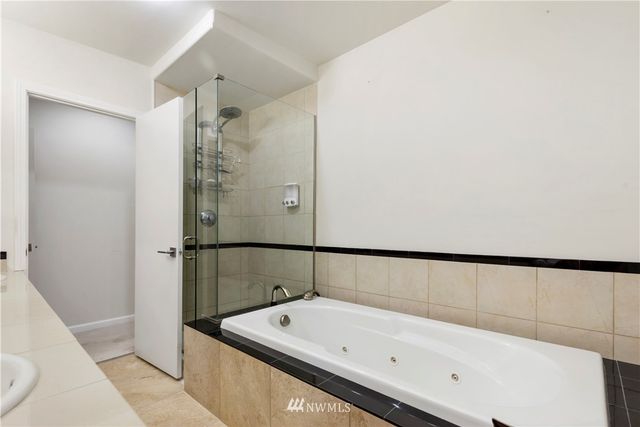 $2,000,000 | 570 Lake Washington Boulevard East, Seattle, WA 98112