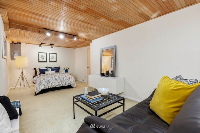 $2,000,000 | 570 Lake Washington Boulevard East, Seattle, WA 98112