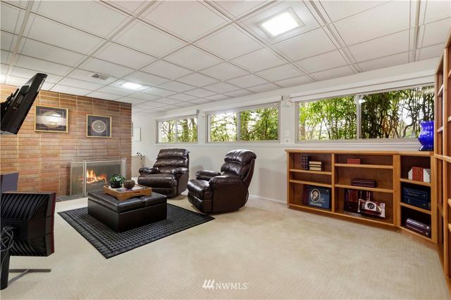 $2,000,000 | 570 Lake Washington Boulevard East, Seattle, WA 98112