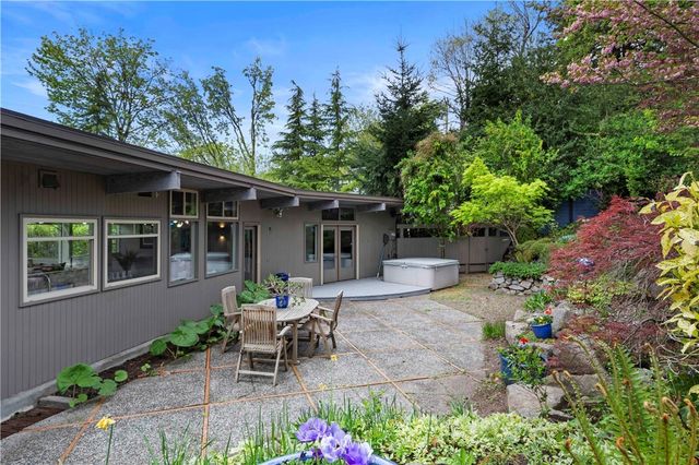 $2,000,000 | 570 Lake Washington Boulevard East, Seattle, WA 98112