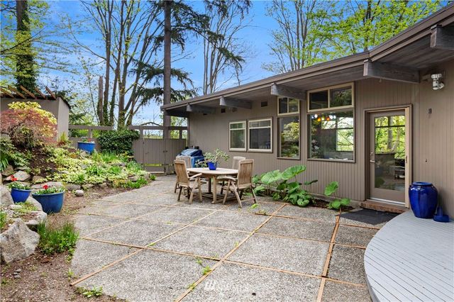 $2,000,000 | 570 Lake Washington Boulevard East, Seattle, WA 98112