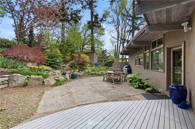 $2,000,000 | 570 Lake Washington Boulevard East, Seattle, WA 98112