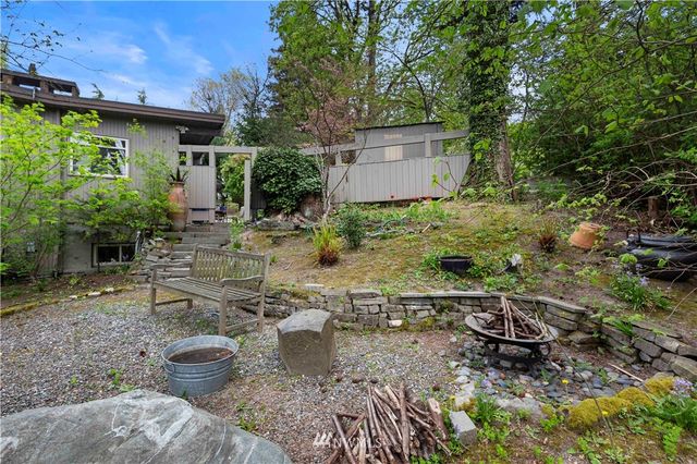 $2,000,000 | 570 Lake Washington Boulevard East, Seattle, WA 98112