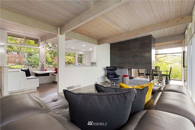 $2,000,000 | 570 Lake Washington Boulevard East, Seattle, WA 98112