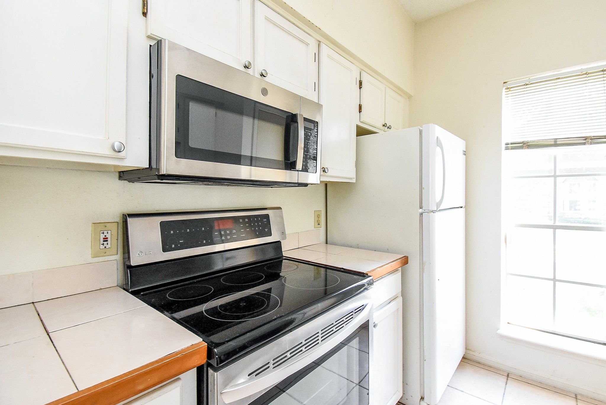 7575 Cambridge Street, Unit 1004 Houston, TX 77054 - Photo 10 of 32