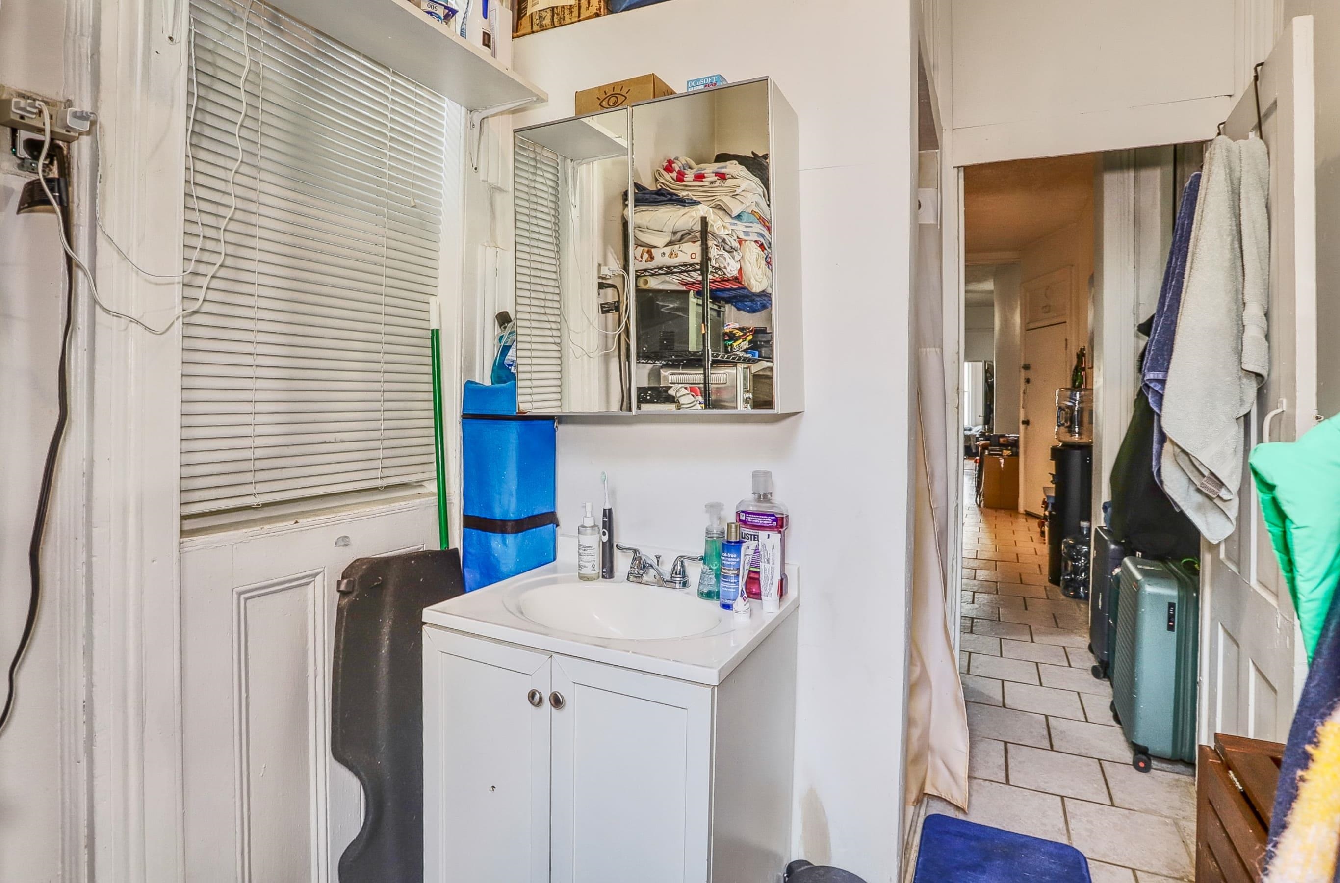 521 Willow Avenue, Unit 1R Hoboken, NJ 07030 - Photo 12 of 15 a view of bathroom