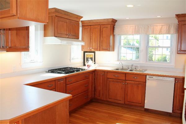 61 Taft Avenue Lexington, MA 02421 - Photo 9 of 24