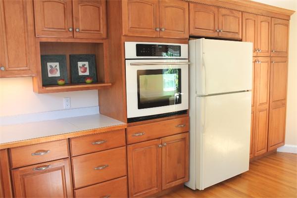 61 Taft Avenue Lexington, MA 02421 - Photo 10 of 24