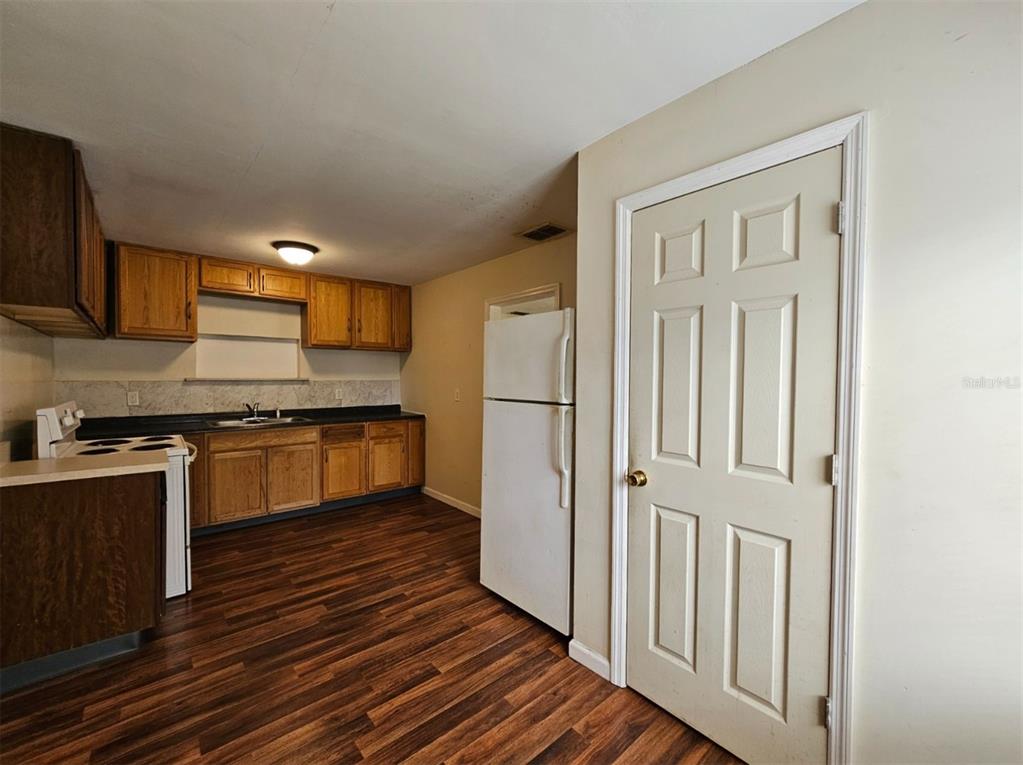 1516 Holly Road Lakeland, FL 33801 - Photo 7 of 21
