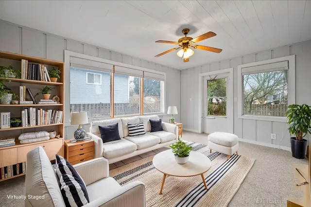 $350,000 | 1009 Sutton Drive, Crystal Lake, IL 60014