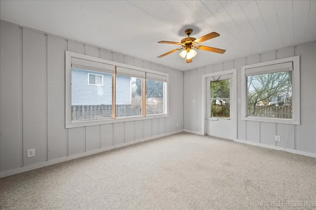 $350,000 | 1009 Sutton Drive, Crystal Lake, IL 60014