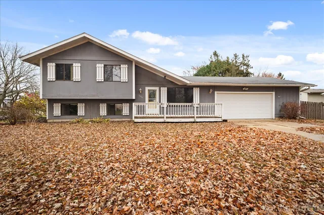 $350,000 | 1009 Sutton Drive, Crystal Lake, IL 60014