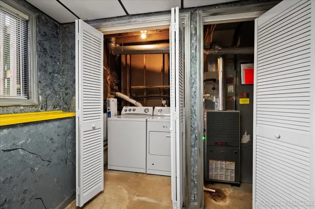 $350,000 | 1009 Sutton Drive, Crystal Lake, IL 60014