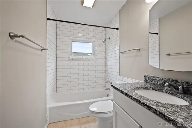 $350,000 | 1009 Sutton Drive, Crystal Lake, IL 60014