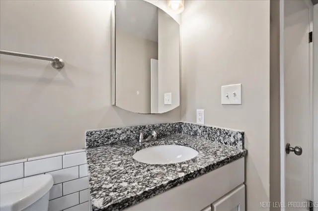 $350,000 | 1009 Sutton Drive, Crystal Lake, IL 60014