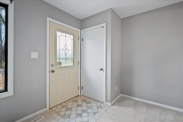 $350,000 | 1009 Sutton Drive, Crystal Lake, IL 60014