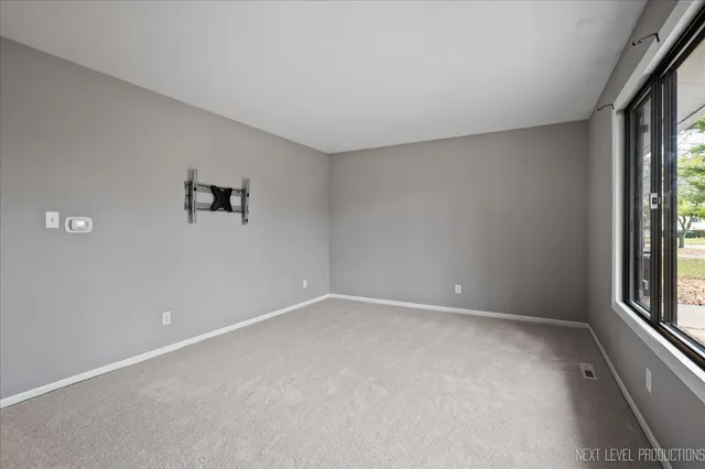 $350,000 | 1009 Sutton Drive, Crystal Lake, IL 60014