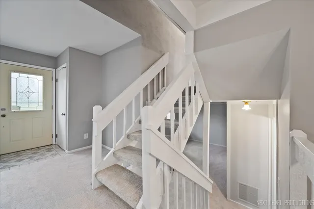 $350,000 | 1009 Sutton Drive, Crystal Lake, IL 60014