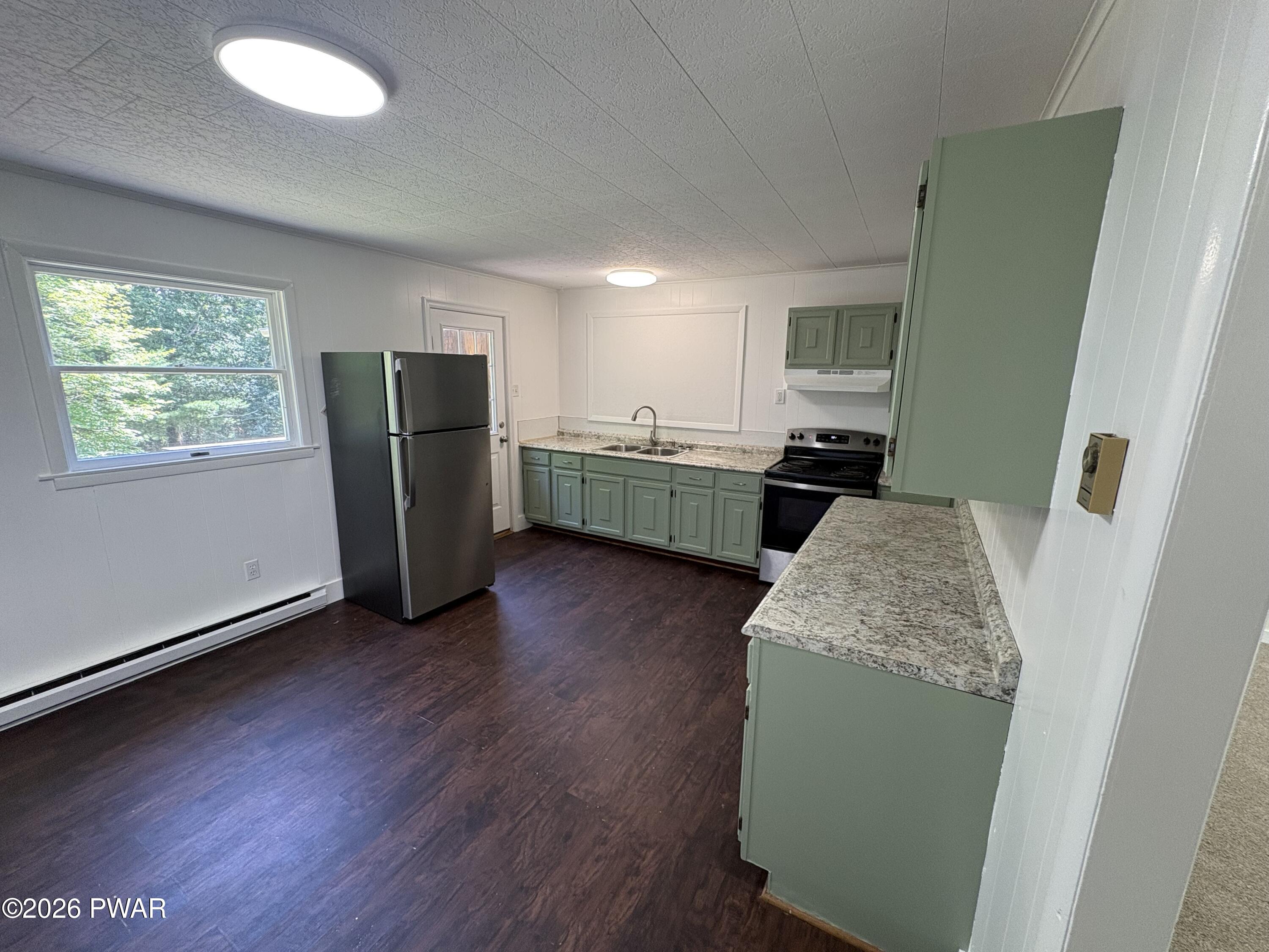 198 Shiny Mountain Road Greentown, PA 18426 - Photo 4 of 17