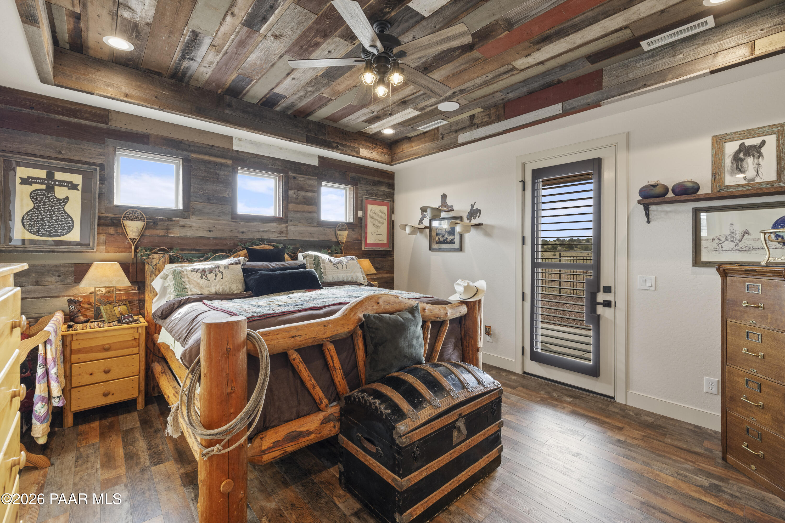1399 East Western Way Paulden, AZ 86334 - Photo 21 of 44 a livingroom with furniture