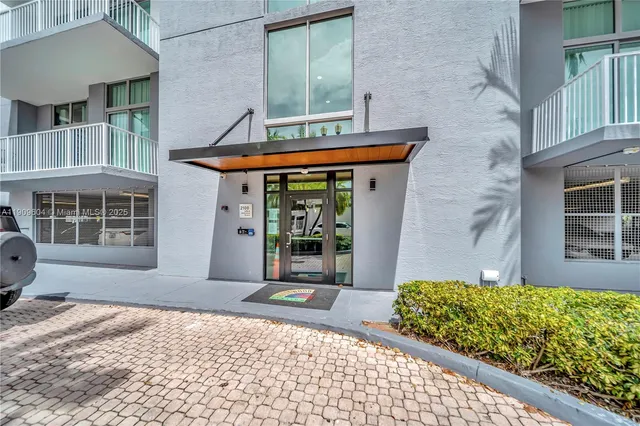 $1,850 | 2100 Van Buren Street, Unit 517, Hollywood, FL 33020