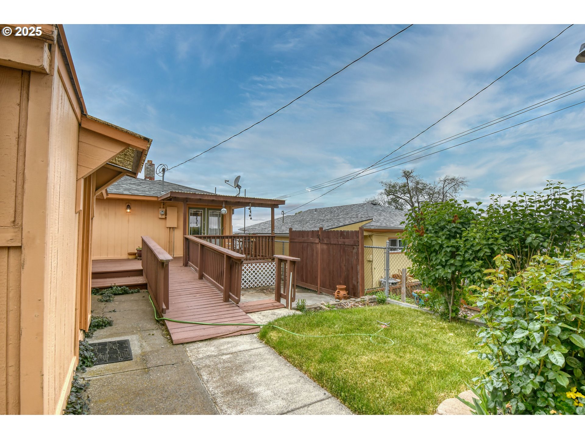 728 Southeast 6th Street Pendleton, OR 97801 - Photo 27 of 34 a view of outdoor space yard and patio