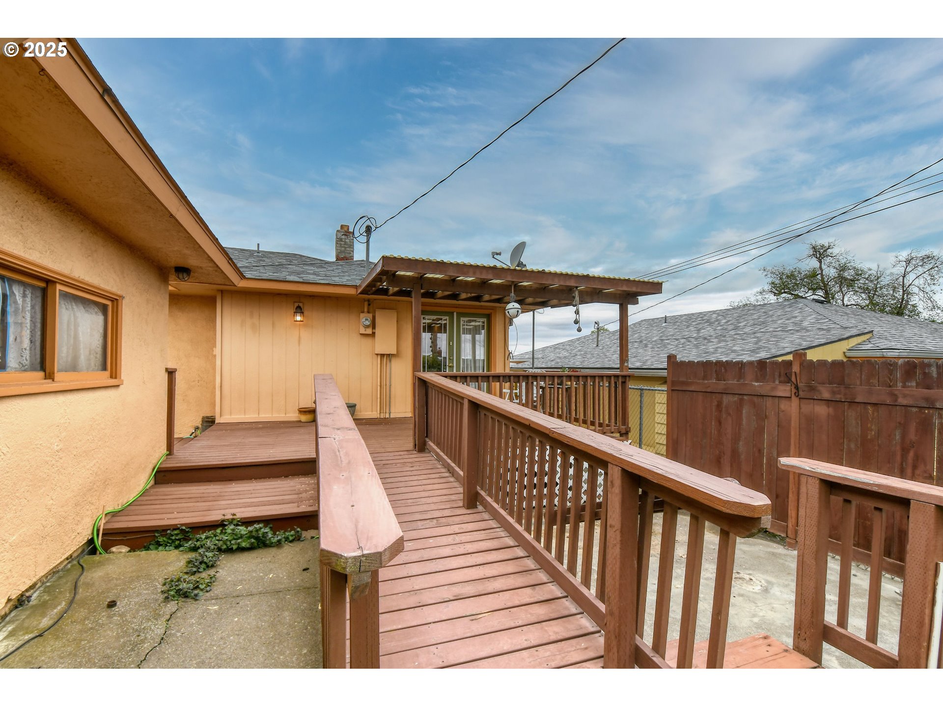 728 Southeast 6th Street Pendleton, OR 97801 - Photo 30 of 34 a view of deck with patio