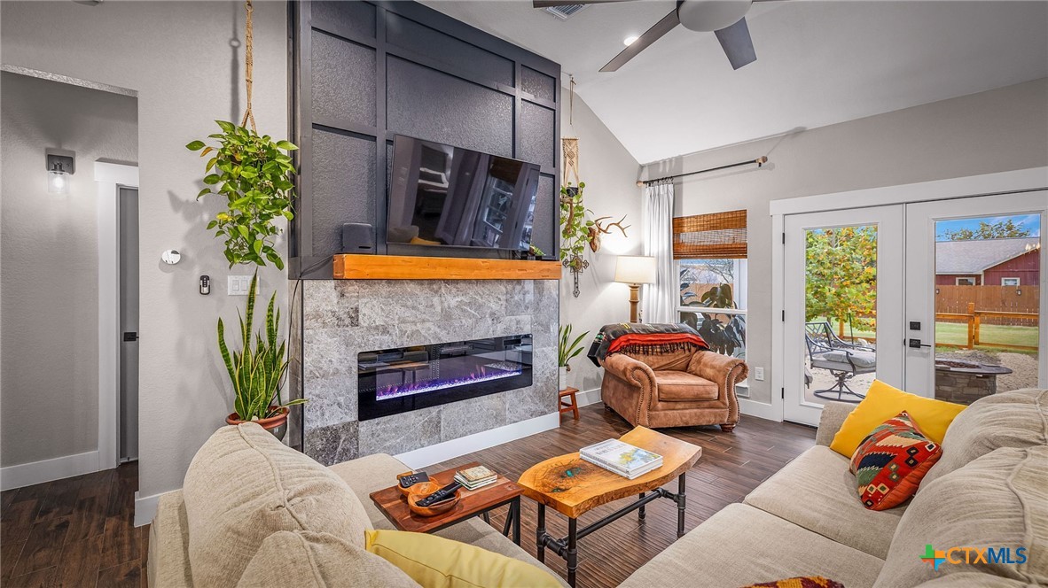 785 Mockingbird Cove Spring Branch, TX 78070 - Photo 5 of 24